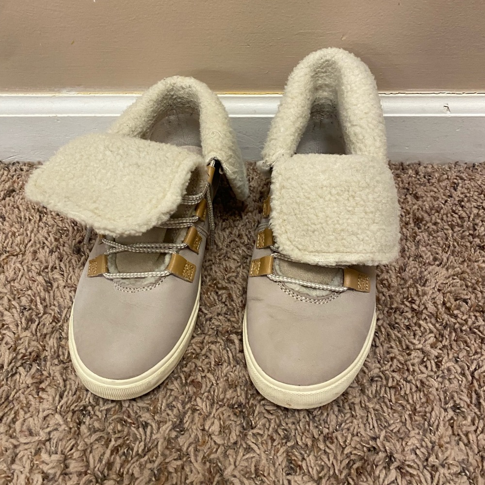 Timberland Women’s fur fold top booties, Light Taupe Nubuck 6